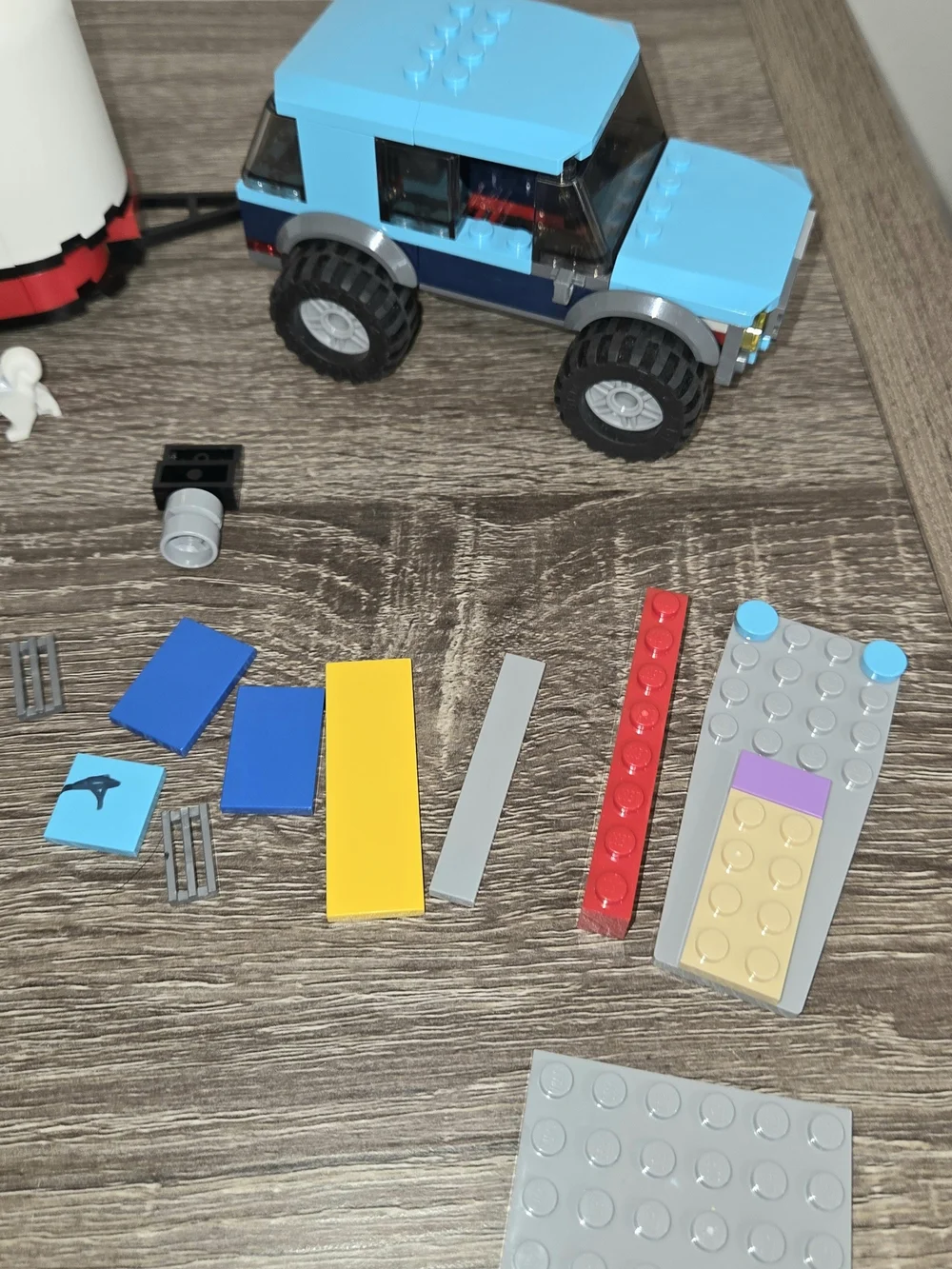LEGO CITY Equestrian Horse Transporter Trailer & Truck 60327 INCOMPLETE.